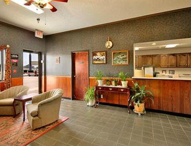 Super 8 By Wyndham Bowling Hotel 2*